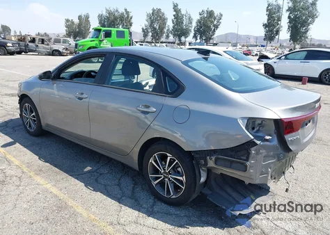 2022 Kia Forte Lxs z USA, uszkodzony, nr VIN 3KPF24AD1NE451160